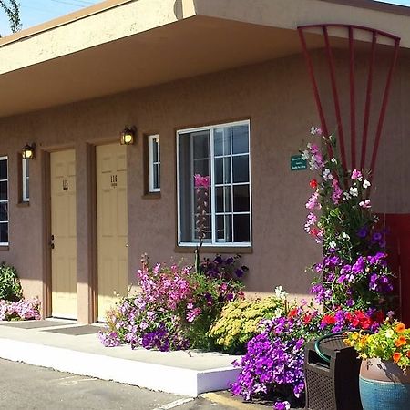 Uptown Inn Порт Анджелес Екстериор снимка